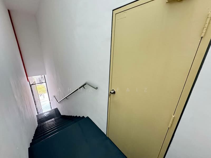 Retail Office for Rent in Cybersouth City (Dengkil) - Ahmad Faiz - Corridor - PropertyGuru.com.my