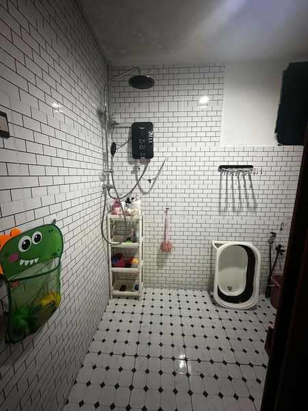 1.5-storey Terraced House for Sale in Taman Cheras Utama (Cheras) - JUMIDAH (JUE) - Bathroom - PropertyGuru.com.my