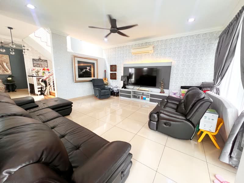 2-storey Terraced House for Sale in Laman Glenmarie (Shah Alam) - Weng Tan - Living Room - PropertyGuru.com.my