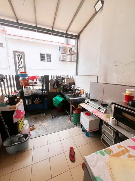 2-storey Terraced House for Sale in Laman Glenmarie (Shah Alam) - Weng Tan - Kitchen - PropertyGuru.com.my