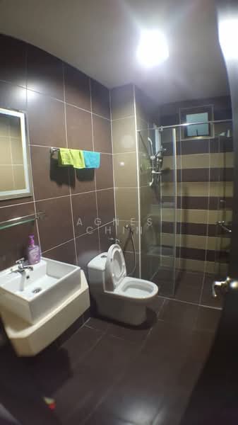 Service Residence for Sale at D'Inspire Residence (Inspira Bestari) - Agnes Chin - Bathroom - PropertyGuru.com.my