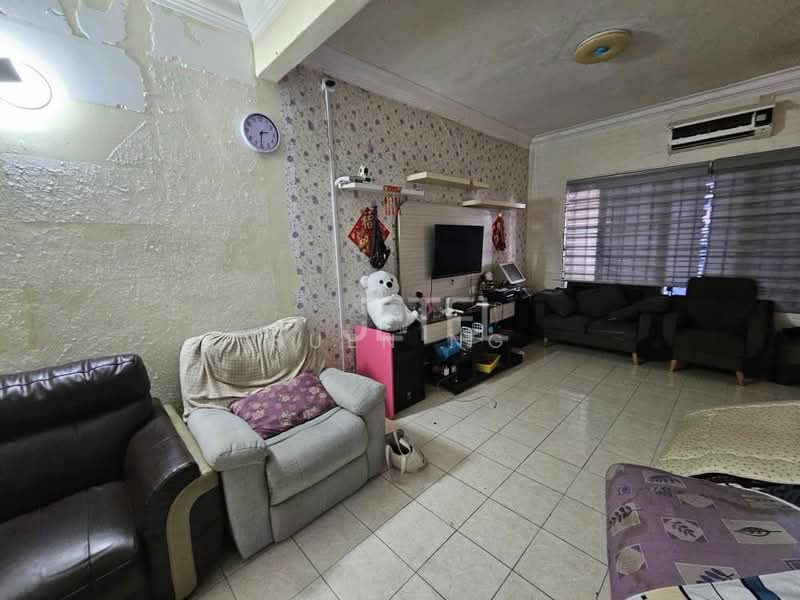 2-storey Terraced House for Sale in Klang (Selangor) - Suen Ng - Living Room - PropertyGuru.com.my
