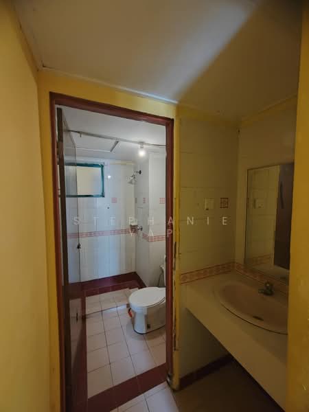 Condominium for Rent at BBK Condominium - Stephanie Yap - Bathroom - PropertyGuru.com.my
