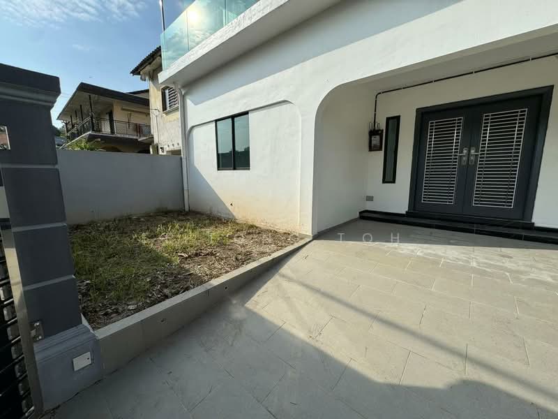 Semi-Detached House for Sale in Kampung Mahmoodiah (Johor Bahru) - Ee Fong Toh - Exterior - PropertyGuru.com.my