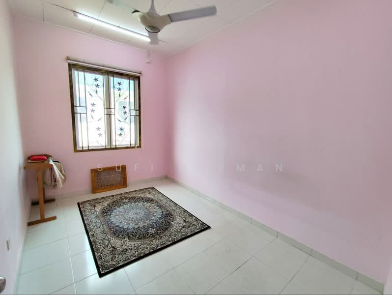 2-storey Terraced House for Sale in Taman Bukit Dahlia (Pasir Gudang) - Sufi Norman - Bedroom - PropertyGuru.com.my