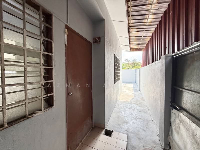 1.5-storey Terraced House for Sale in Bandar Bukit Raja (Klang) - Azman Ahmad - PropertyGuru.com.my