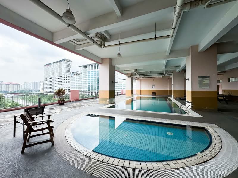 Brunsfield Riverview untuk Untuk Disewa - RM 1,450 /bulan, Feb 2026 - Pool - PropertyGuru.com.my