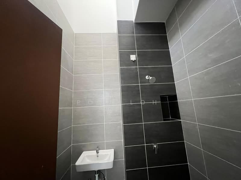 2-storey Terraced House for Rent in Taman Mount Austin (Tebrau) - Poey Loh - Bathroom - PropertyGuru.com.my