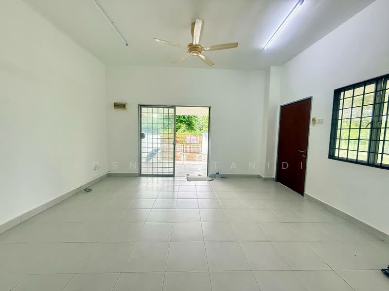 2-storey Terraced House for Sale in Taman Impian Putra (Bangi) - Rosniza Tanidi - Living Room - PropertyGuru.com.my
