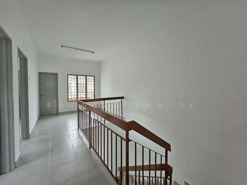 2-storey Terraced House for Sale in Taman Impian Putra (Bangi) - Rosniza Tanidi - Corridor - PropertyGuru.com.my