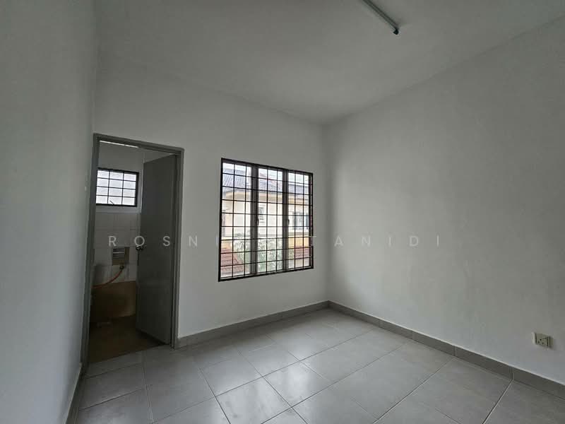 2-storey Terraced House for Sale in Taman Impian Putra (Bangi) - Rosniza Tanidi - Interior - PropertyGuru.com.my