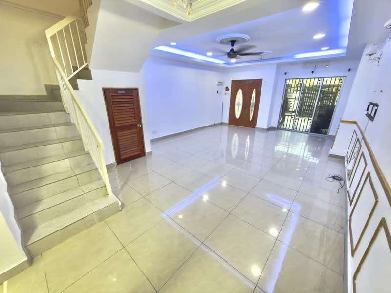 Bandar Tasik Puteri (Blok 26) untuk Untuk Dijual - RM 390,000, Feb 2026 - Living Room - PropertyGuru.com.my
