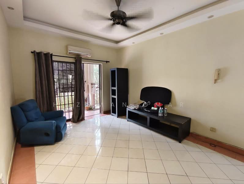 Villa Danau untuk Untuk Dijual - RM 400,000, Feb 2026 - Living Room - PropertyGuru.com.my
