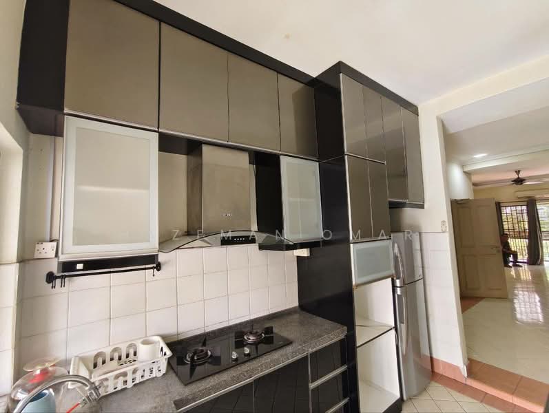 Villa Danau untuk Untuk Dijual - RM 400,000, Feb 2026 - Kitchen - PropertyGuru.com.my