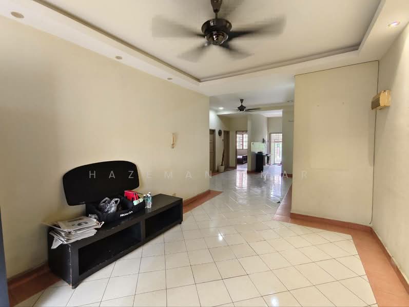 Villa Danau untuk Untuk Dijual - RM 400,000, Feb 2026 - Living Room - PropertyGuru.com.my
