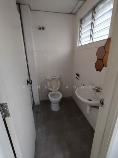 Office for Rent in Bandar Utama Damansara (Petaling Jaya) - Kenny Voon - Bathroom - PropertyGuru.com.my