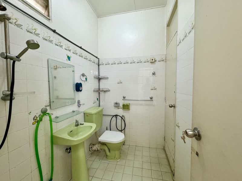 SUNGAI NIBONG LANDED - DOUBLE STOREY TERRACE untuk Untuk Dijual - RM 1,150,000, Feb 2026 - Bathroom - PropertyGuru.com.my