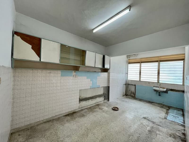 2-storey Terraced House for Sale in Taman Green Lane (Jelutong) - Kelvin Toh - Kitchen - PropertyGuru.com.my