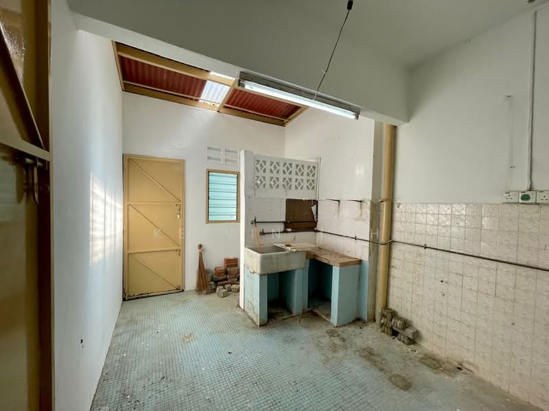 2-storey Terraced House for Sale in Taman Green Lane (Jelutong) - Kelvin Toh - Kitchen - PropertyGuru.com.my