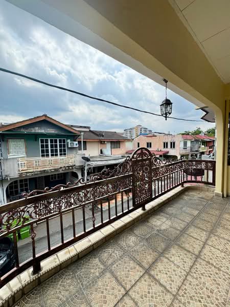 2-storey Terraced House for Sale in Gombak (Selangor) - Hazeman Omar - Exterior - PropertyGuru.com.my