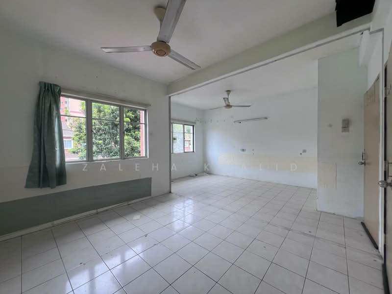 2-storey Terraced House for Sale in Taman Bahtera (Ulu Bernam) - Zaleha Khalid - Interior - PropertyGuru.com.my