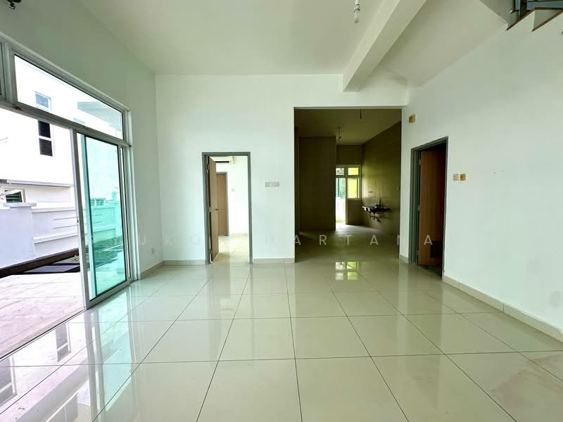 Semi-Detached House for Sale in Shah Alam (Selangor) - Syukor Hartanah - Living Room - PropertyGuru.com.my