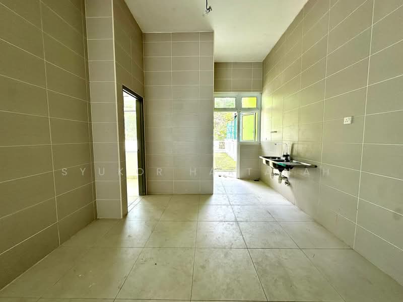 Semi-Detached House for Sale in Shah Alam (Selangor) - Syukor Hartanah - Kitchen - PropertyGuru.com.my