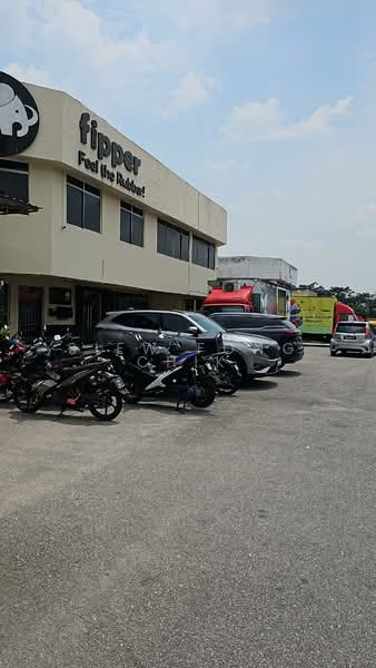 Shop for Sale in Taman Universiti Indah (Seri Kembangan) - Siew Fong Chik - Exterior - PropertyGuru.com.my