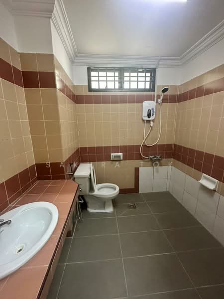 2-storey Terraced House for Rent in Taman Mount Austin (Tebrau) - Sakura Tok - Bathroom - PropertyGuru.com.my