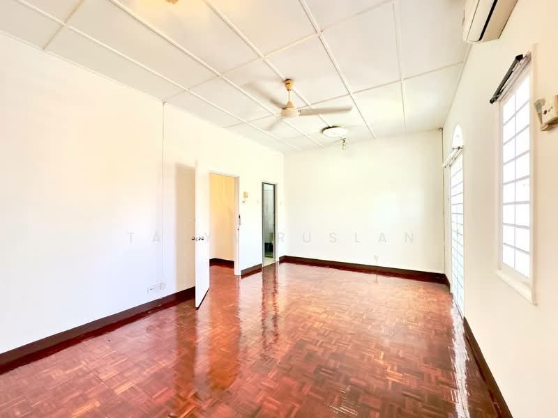 2-storey Terraced House for Sale in Usj 9 (Subang Jaya) - Tasya Ruslan - Living Room - PropertyGuru.com.my
