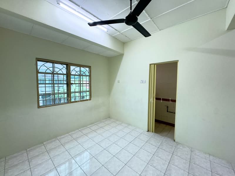 Flat for Sale at Taman Sri Serdang - Azrul Ismail - Interior - PropertyGuru.com.my
