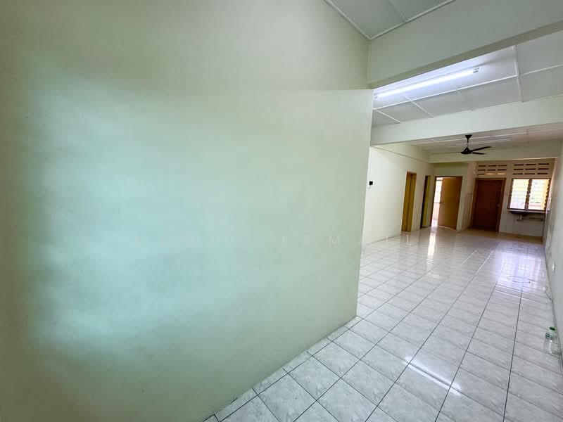 Flat for Sale at Taman Sri Serdang - Azrul Ismail - Interior - PropertyGuru.com.my