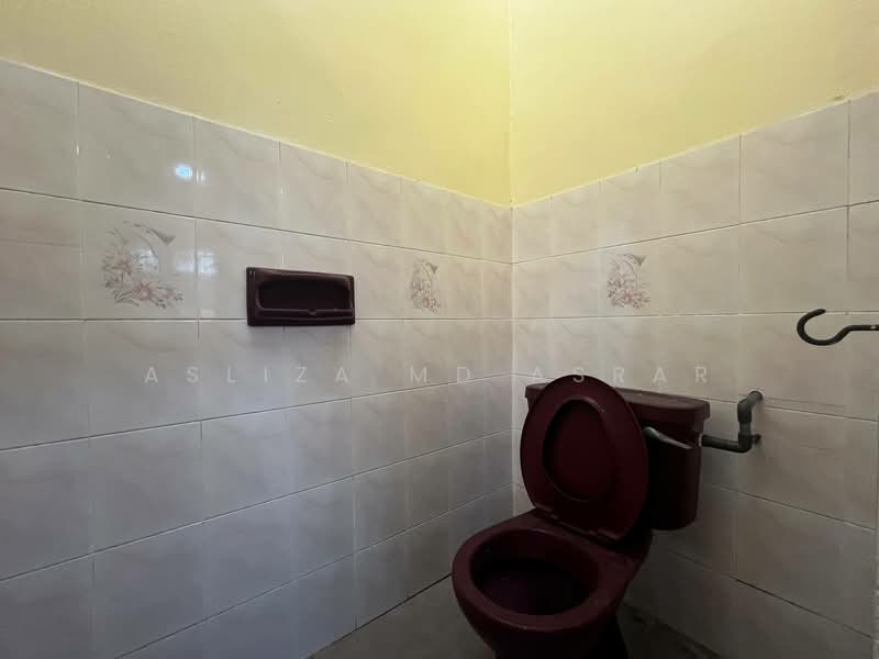 1-storey Terraced House for Sale in Taman Palm Grove (Klang) - Asliza Md Asrar - Bathroom - PropertyGuru.com.my