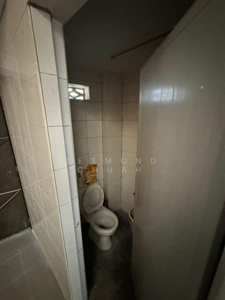 Warehouse for Rent in Simpang Ampat (Penang) - Desmond Chuah - Bathroom - PropertyGuru.com.my