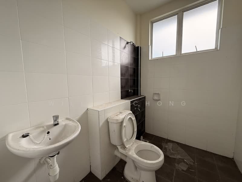 2-storey Terraced House for Sale in Taman Bukit Katil Damai (Bukit Katil) - William Chong - Bathroom - PropertyGuru.com.my