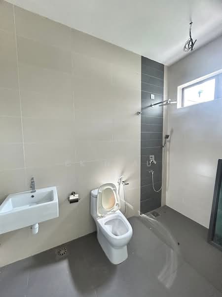 Semi-Detached House for Sale in Ipoh (Perak) - Ck Nyau - Bathroom - PropertyGuru.com.my