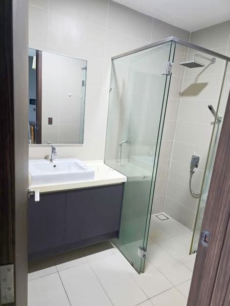 Service Residence for Sale at Green Haven - Regine Ng - Bathroom - PropertyGuru.com.my
