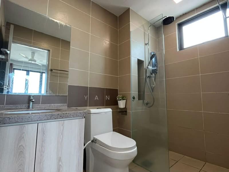 Service Residence for Sale at Amerin Residence - Yang . - Bathroom - PropertyGuru.com.my
