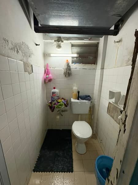 Mutiara Court untuk Untuk Disewa - RM 950 /bulan, Mac 2026 - Bathroom - PropertyGuru.com.my