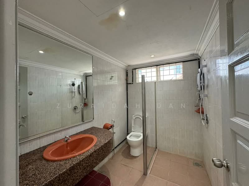 Bungalow for Rent in Jalan Klang Lama (Old Klang Road) (Kuala Lumpur) - Zuraidah Dan - Bathroom - PropertyGuru.com.my