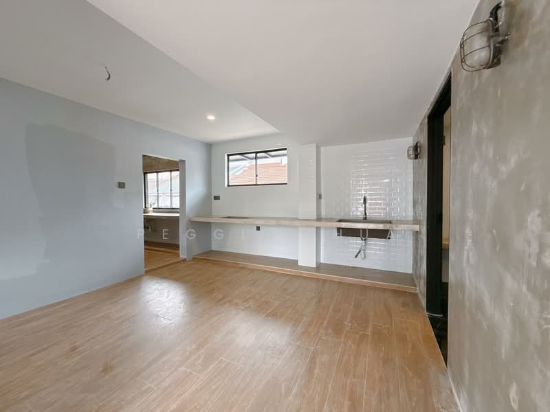 Taman Molek untuk Untuk Dijual - RM 998,000, Feb 2026 - Kitchen - PropertyGuru.com.my