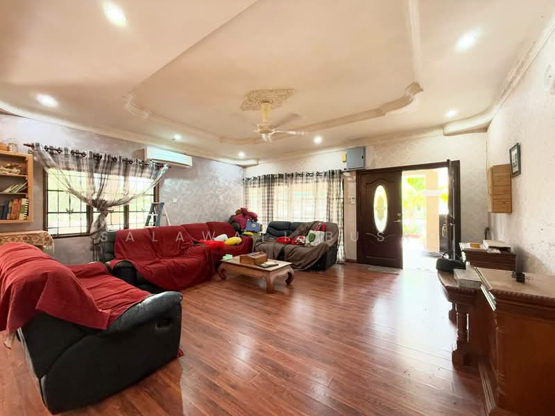 2-storey Terraced House for Sale in Bandar Nusaputra (Puchong) - Salawati Busro - Living Room - PropertyGuru.com.my