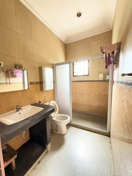 2-storey Terraced House for Sale in Bandar Nusaputra (Puchong) - Salawati Busro - Bathroom - PropertyGuru.com.my