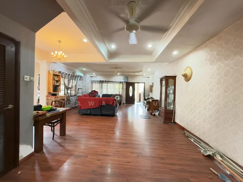 2-storey Terraced House for Sale in Bandar Nusaputra (Puchong) - Salawati Busro - Living Room - PropertyGuru.com.my