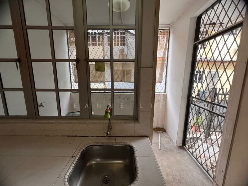 2-storey Terraced House for Sale in Taman Perling (Perling) - Leanne Liew - Kitchen - PropertyGuru.com.my