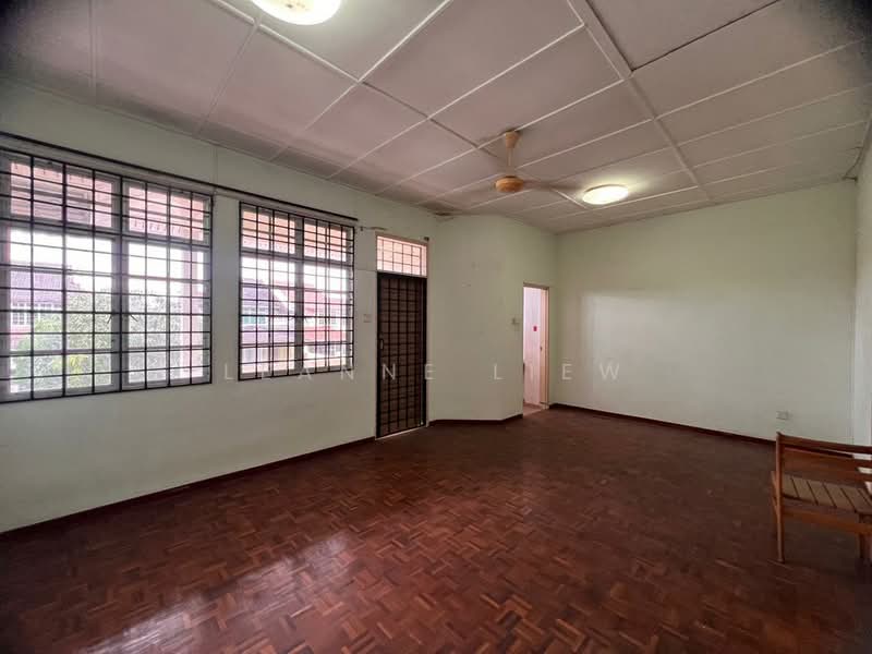 2-storey Terraced House for Sale in Taman Perling (Perling) - Leanne Liew - Living Room - PropertyGuru.com.my