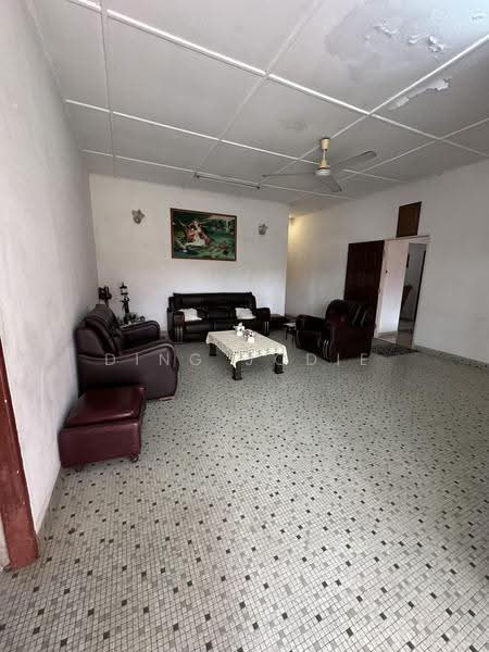 Bungalow House untuk Dijual di Port Dickson (Negeri Sembilan) - Ding Jodie - Living Room - PropertyGuru.com.my
