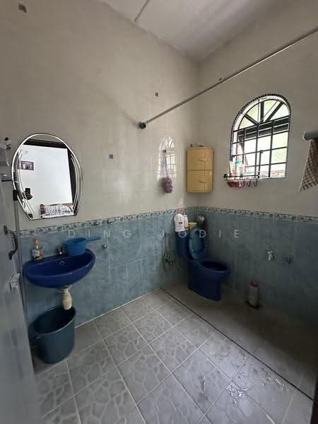 Bungalow House untuk Dijual di Port Dickson (Negeri Sembilan) - Ding Jodie - Bathroom - PropertyGuru.com.my