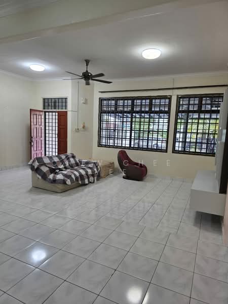2-storey Terraced House for Sale in Taman Perling (Perling) - Chew Chee Yee - Living Room - PropertyGuru.com.my