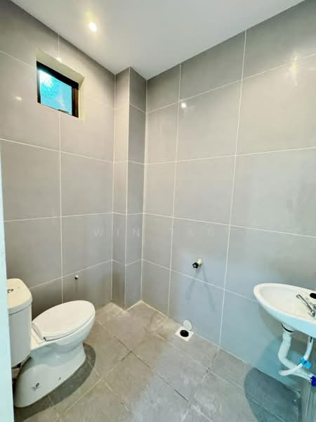 2-storey Terraced House for Sale in Taman Puteri Wangsa (Ulu Tiram) - Win Tan - Bathroom - PropertyGuru.com.my